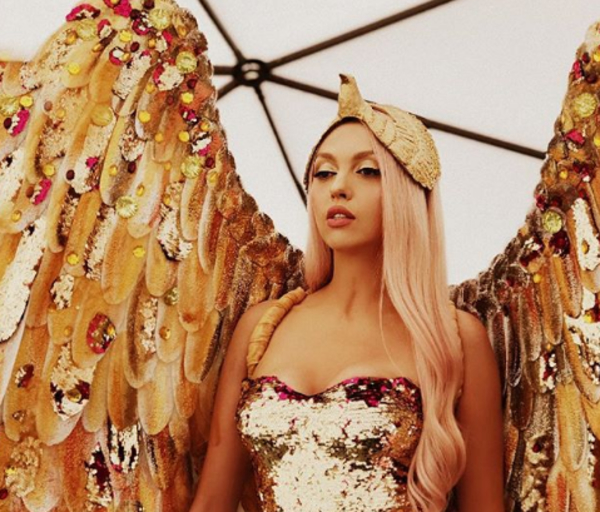 "Загубила шльопки": блогер ярко спародировал Олю Полякову