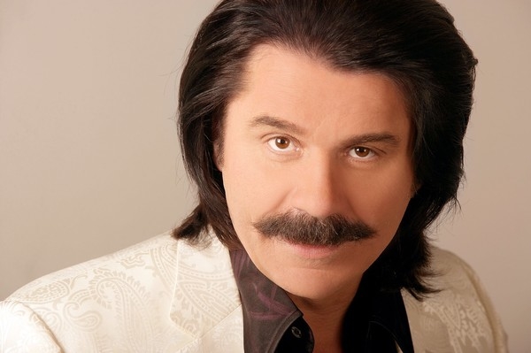 «Гордая»: Зибров выпустил новый хит к своему дню рождения