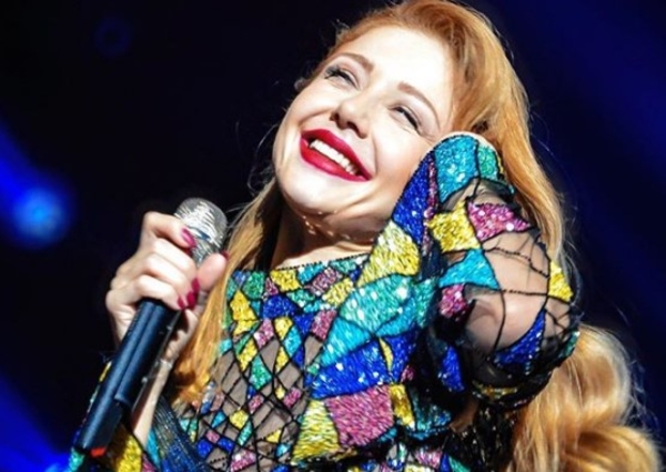 Тина Кароль показала себя без макияжа: поклонники в восторге