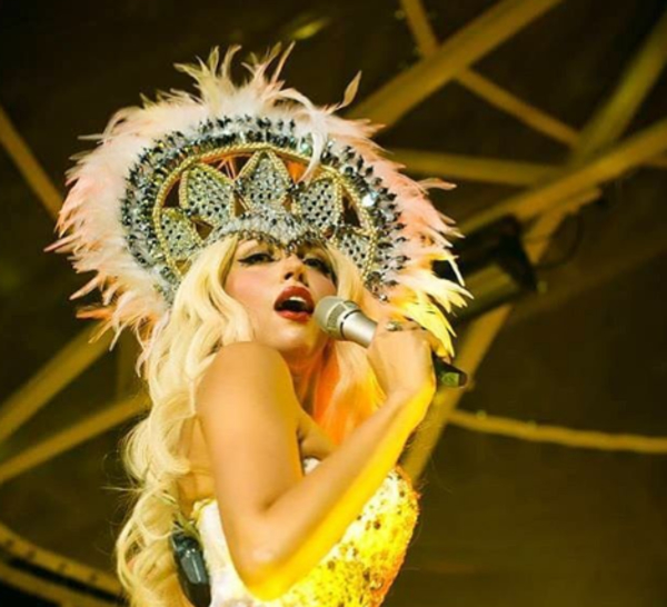 "Ох, эти ноги": Полякова покорила фанатов снимком с пляжа