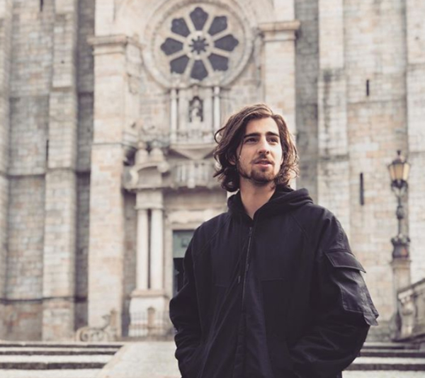 Как сэкономить в отпуске: Владимир Дантес поделился лайфхаками