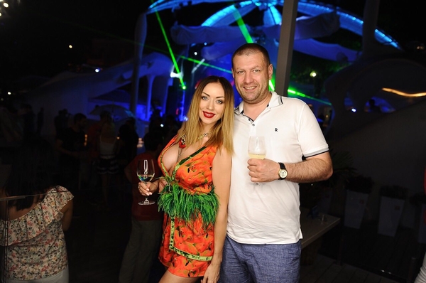 VALEVSKAYA отметила 15-летний юбилей свадьбы