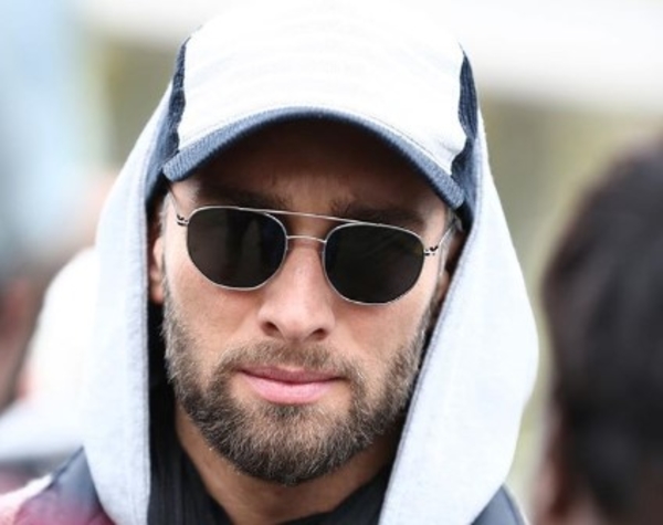 Экс-Холостяк сверкнул обнаженным торсом: соблазнительное фото