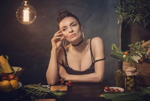 Бывшая участница "ВИА Гры" показала фото без макияжа