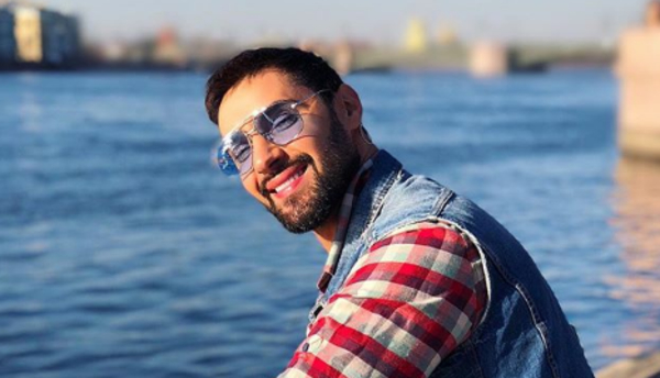 Виталий Козловский оголил накачанный торс: горячее фото