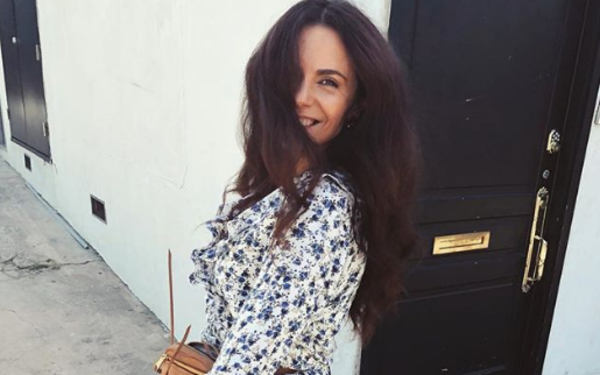 Настя Каменских сверкнула грудью на улицах Лос-Анджелеса