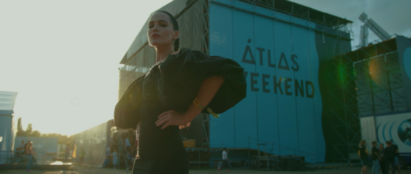 Даша Астафьева вела дневник Atlas Weekend: смотреть видео