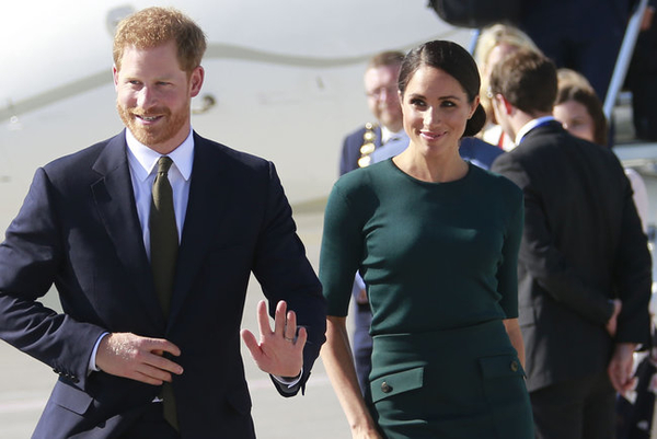 Известна причина, вынуждающая Меган Маркл  ходить на каблуках