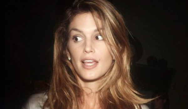 52-летняя Синди Кроуфорд показала фигуру без фотошопа