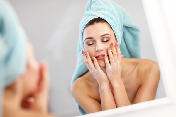 Операция демакияж: зачем очищать кожу лица?