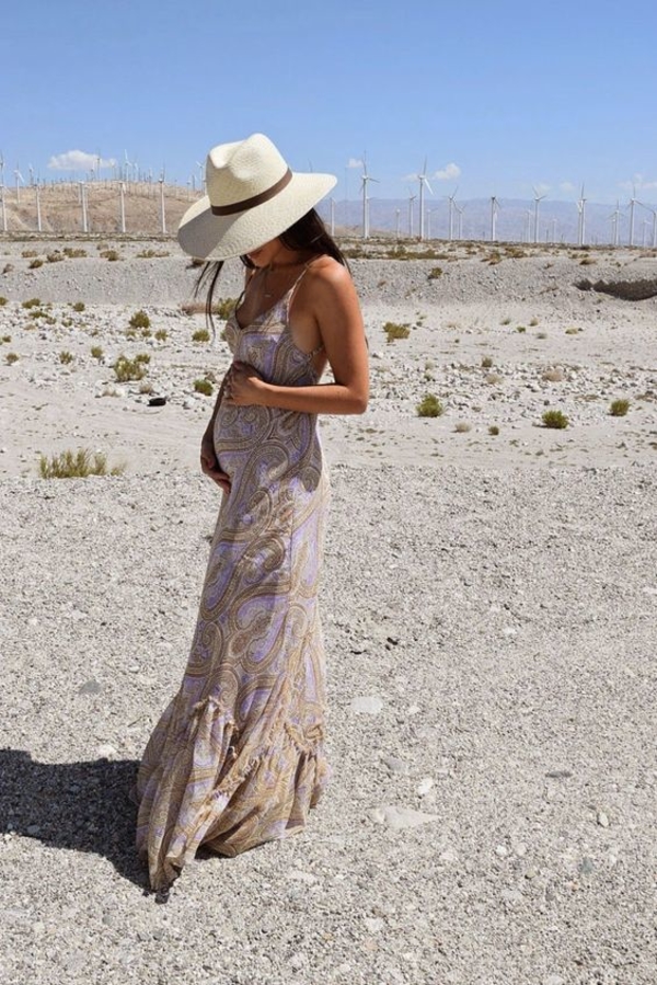 6 способов выглядеть стильно во время беременности летом