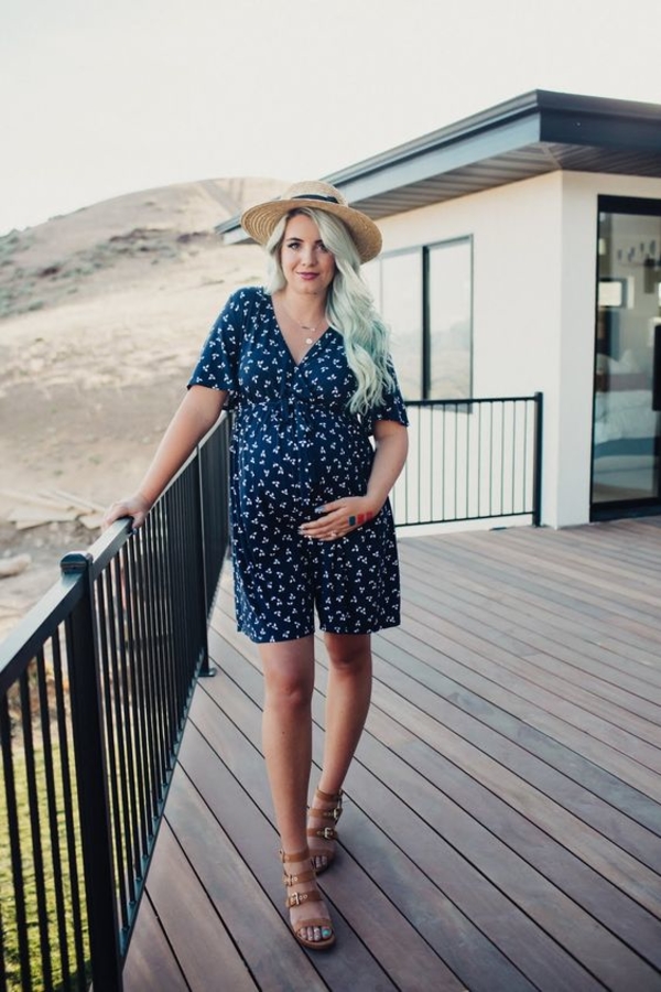 6 способов выглядеть стильно во время беременности летом