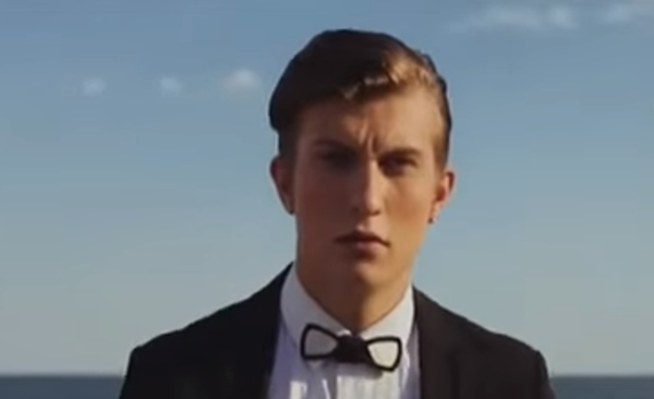 Украинский певец попал в реанимацию после падения с 4 этажа