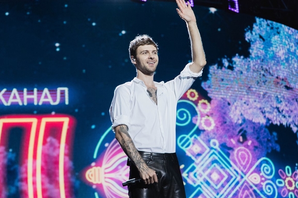 «Это было очень необычное ощущение»: Макс Барских рассказал о своём первом поцелуе