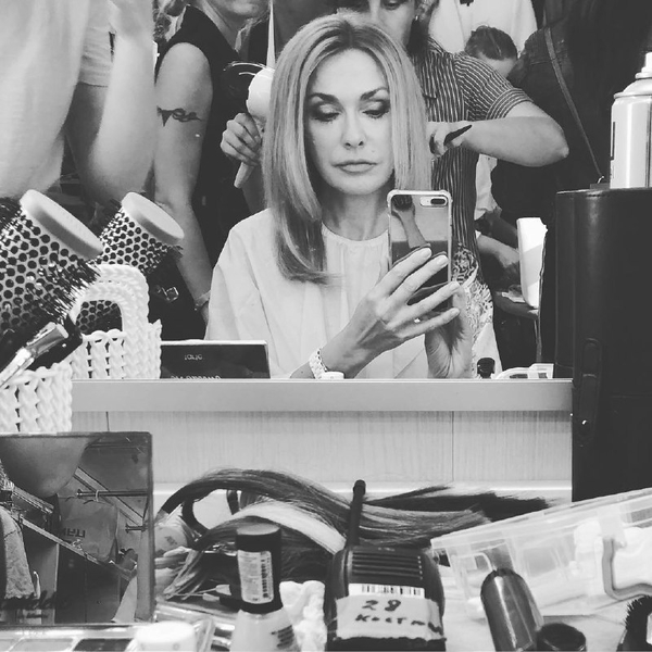 Ольга Сумская и Кирилл Дыцевич показали впечатляющие фото со съемок мелодрамы «Две матери» на «1+1»