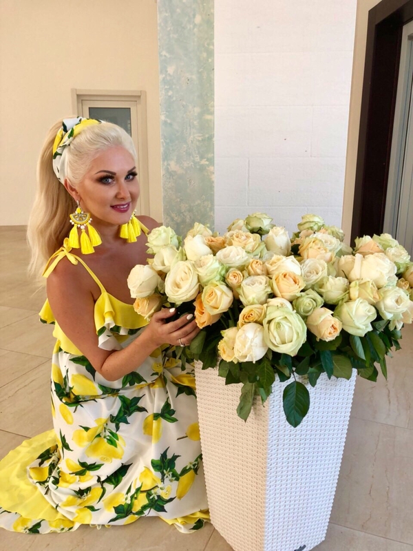 Катя Бужинская отмечает день рождения: что подарили певице?