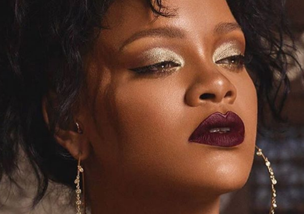 Похудевшая Рианна восхитила фигурой в купальнике