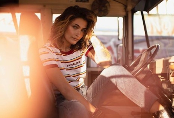 Резали по живому: дочь Майкла Джексона срочно прооперировали