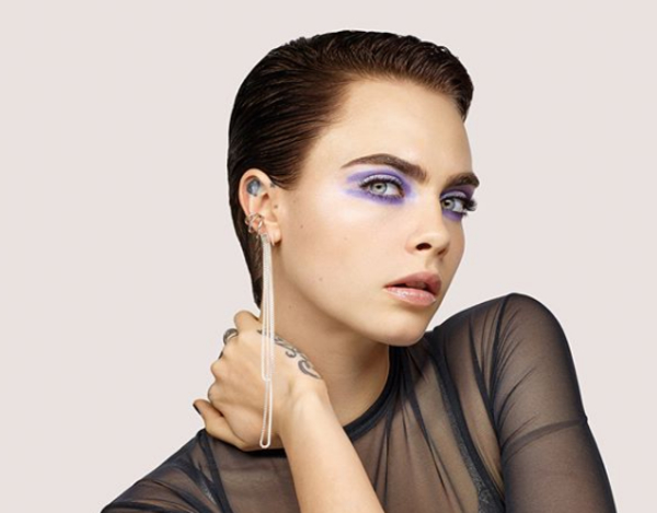 Кара Делевинь закрутила роман с Эшли Бенсон