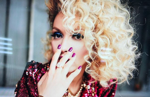 Оля Полякова впечатлила фигурой в бикини