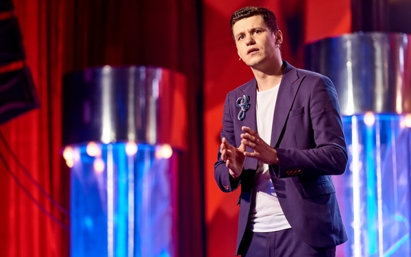 Руководитель "Мамахохотала" Роман Грищук: "Мы задали тренд Зибровым в украинском кино"