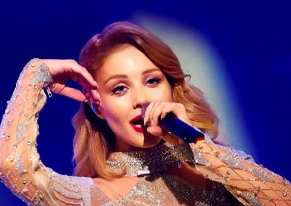 Тина Кароль поразила эффектным платьем на "Танцях з зірками 2018"