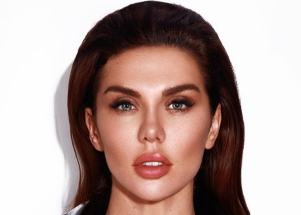 Многодетная Анна Седокова собралась снова рожать