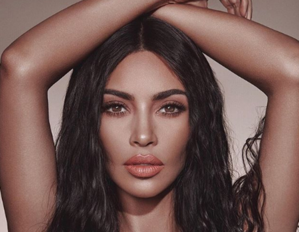 Ким Кардашьян показала, как выглядела в 18 лет