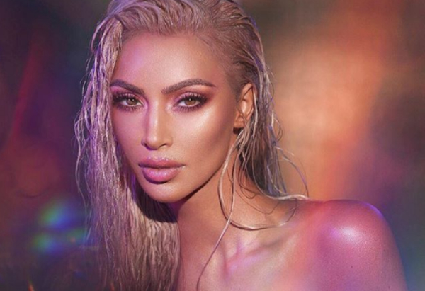 Ким Кардашьян хочет уменьшить ягодицы