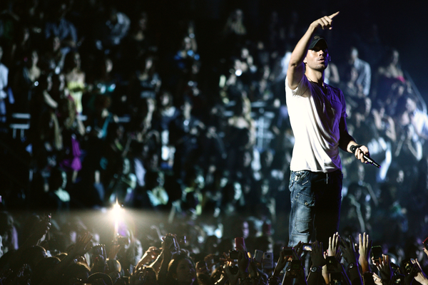 Фанаты Иглесиаса спешат купить билеты на киевский концерт