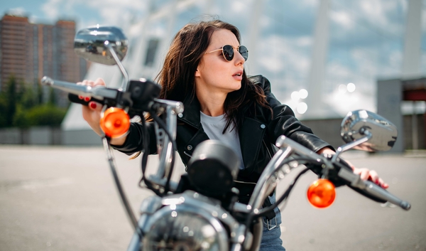 Наталья Гордиенко прокатилась на Harley Davidson в новом клипе