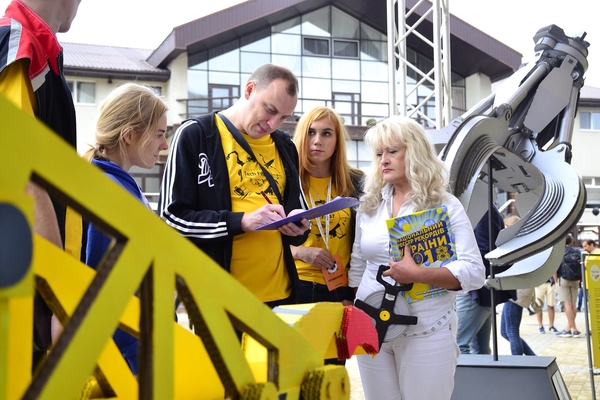 В Днепре стартовало главное инженерное шоу страны - Interpipe TechFest