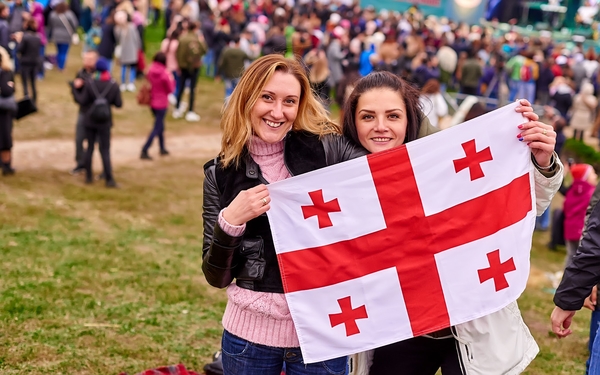 Роботы и Mgzavrebi: ТОП-10 причин пойти на Большое грузинское застолье