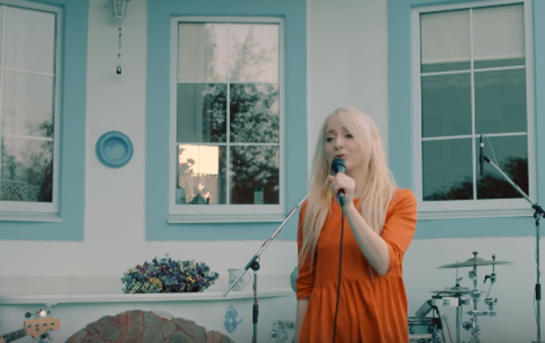 "Думаю про тебе": Vivienne Mort презентовали новый клип