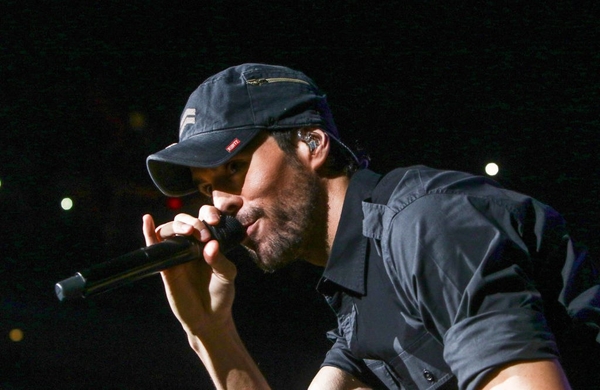 Журналисты выяснили, почему Энрике Иглесиас на протяжении 11 лет не приезжал в Киев