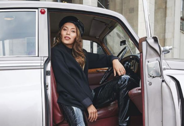 Беременная Регина Тодоренко показала нежное фото с женихом