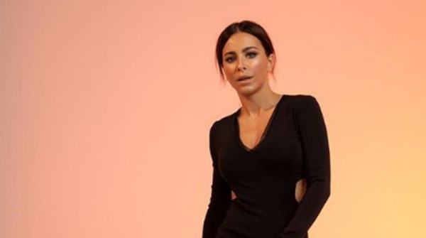 Ани Лорак прилетела в Киев