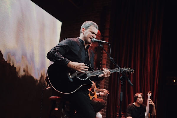 Премьера: Арсен Мирзоян презентовал клип "1000 раз"