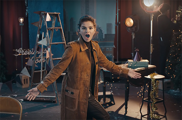 Селена Гомес снялась в новогодней рекламной кампании Coach: видео