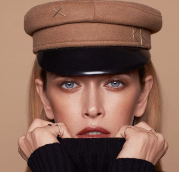 Вера Брежнева показала себя в мужском образе