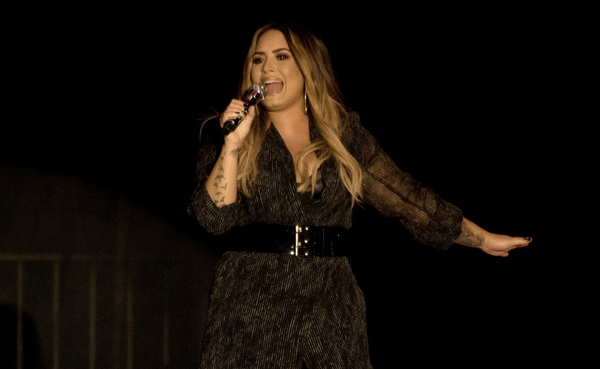 Деми Ловато появилась на публике впервые после передозировки