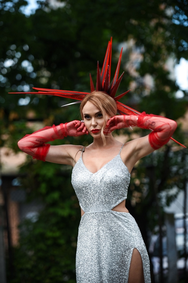 Слава Каминская показала, как выглядела до пластических операций