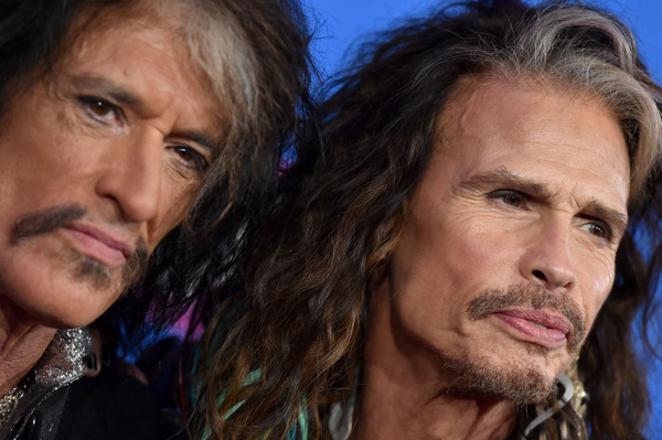 Участника группы Aerosmith госпитализировали