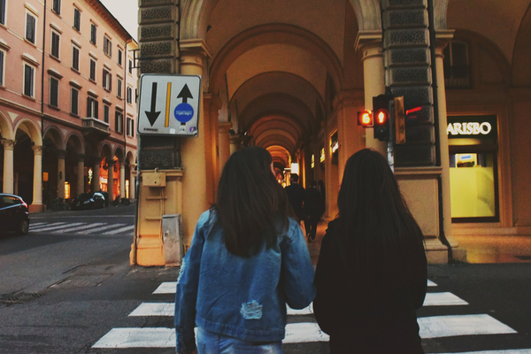 Ученые: прогулка после ужина поможет улучшить состояние здоровья