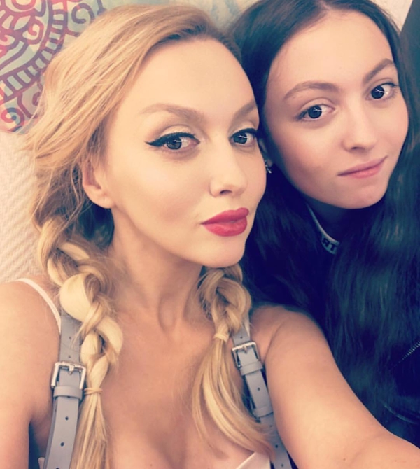 Дочь Оли Поляковой поразила трюком на пилоне: фото