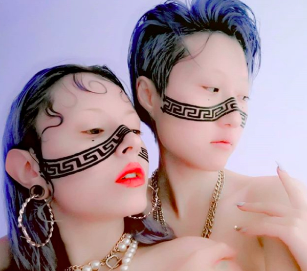 Дочь Джеки Чана женилась на девушке: фотофакт