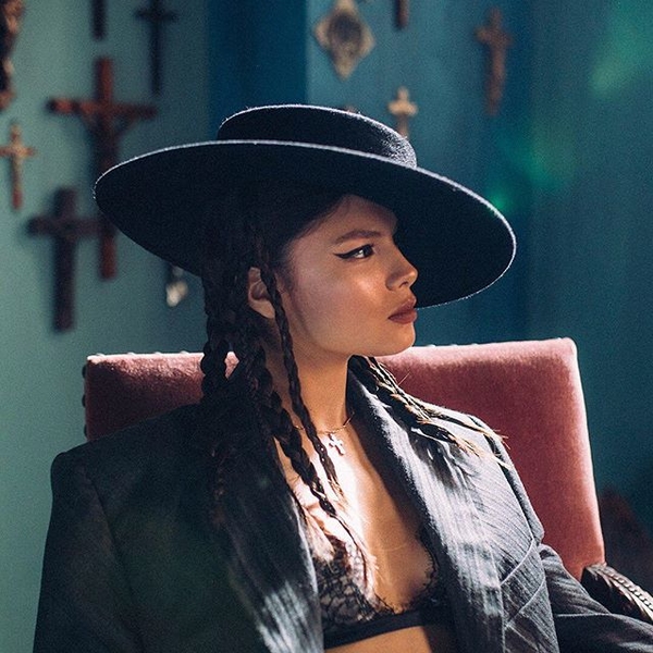 Michelle Andrade презентовала клип на песню Hasta La Vista: видео