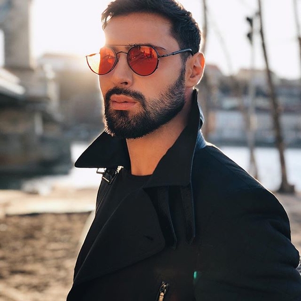 Виталий Козловский шокировал поклонников неоднозначным снимком