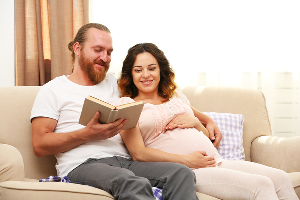 Что почитать беременной: ТОП-5 полезных книг