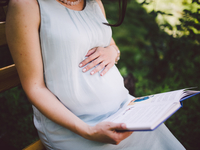 Что почитать беременной: ТОП-5 полезных книг